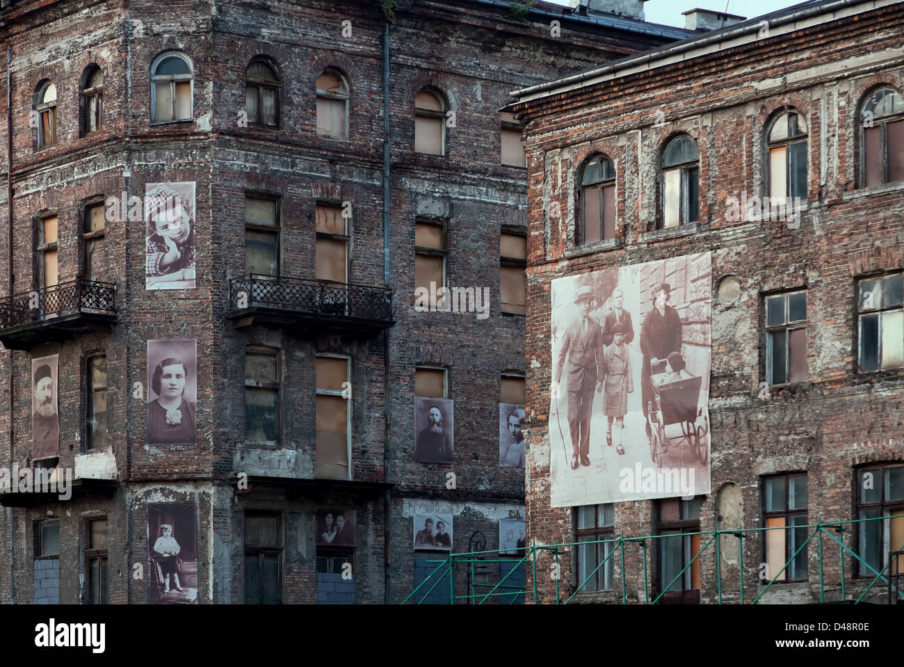 Varsovie, Pologne, l'Ulica Prozna avec conservé maisons du Ghetto de Varsovie Banque D'Images