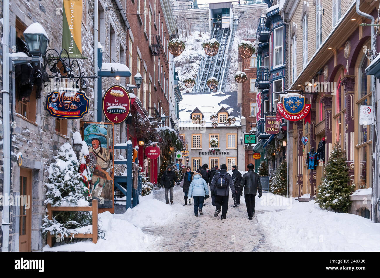 Vieille Ville Basse Petit Champlain trimestre au crépuscule, la ville de Québec, Québec, Canada. Banque D'Images