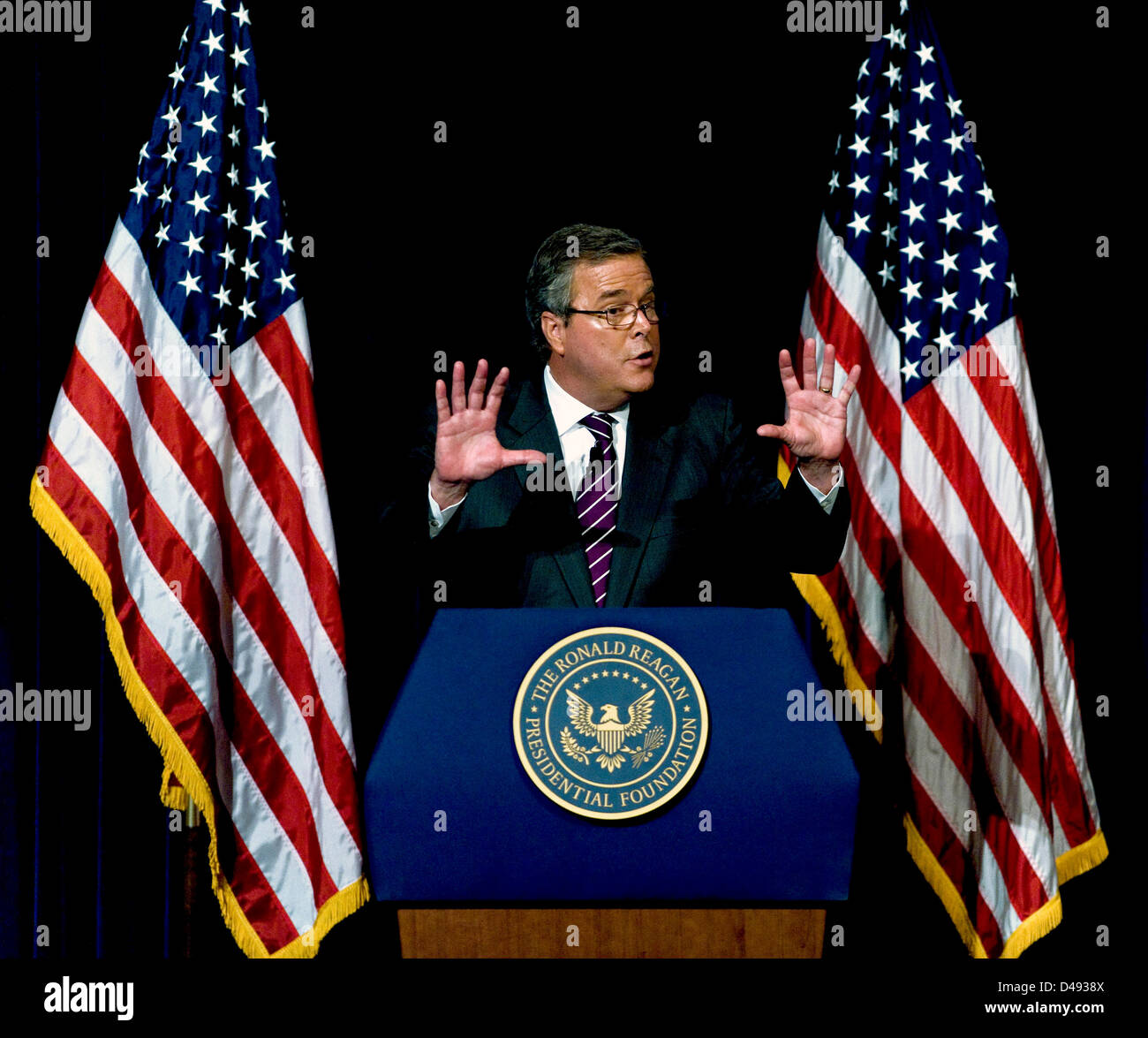 8 mars 2013 - Simi Valley, Californie, Etats-Unis - l'ancien gouverneur de Floride Jeb Bush parle de l'immigration et d'autres sujets en cours de débat à la bibliothèque Ronald Reagan. (Crédit Image : © Brian Cahn/ZUMAPRESS.com) Banque D'Images