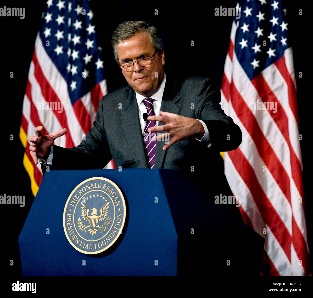 8 mars 2013 - Simi Valley, Californie, États-Unis - l'ancien gouverneur de Floride Jeb Bush parle de l'immigration et d'autres sujets en cours de débat à la bibliothèque Ronald Reagan. (Crédit Image : © Brian Cahn/ZUMAPRESS.com) Banque D'Images