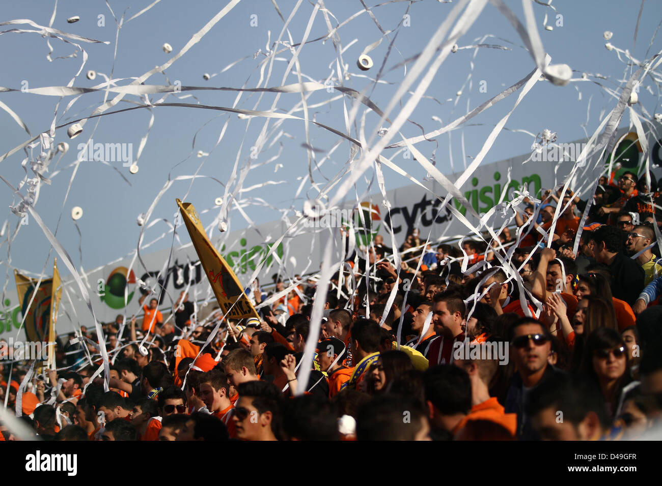 Nicosie, Chypre. 9 mars 2013. Fans Apoel Nicosie pendant le match contre l'AEL Limassol pour le championnat chypriote Nicosie le capital en mars 09,2013 : Yiannis Kourtoglou Crédit / Alamy Live News Banque D'Images