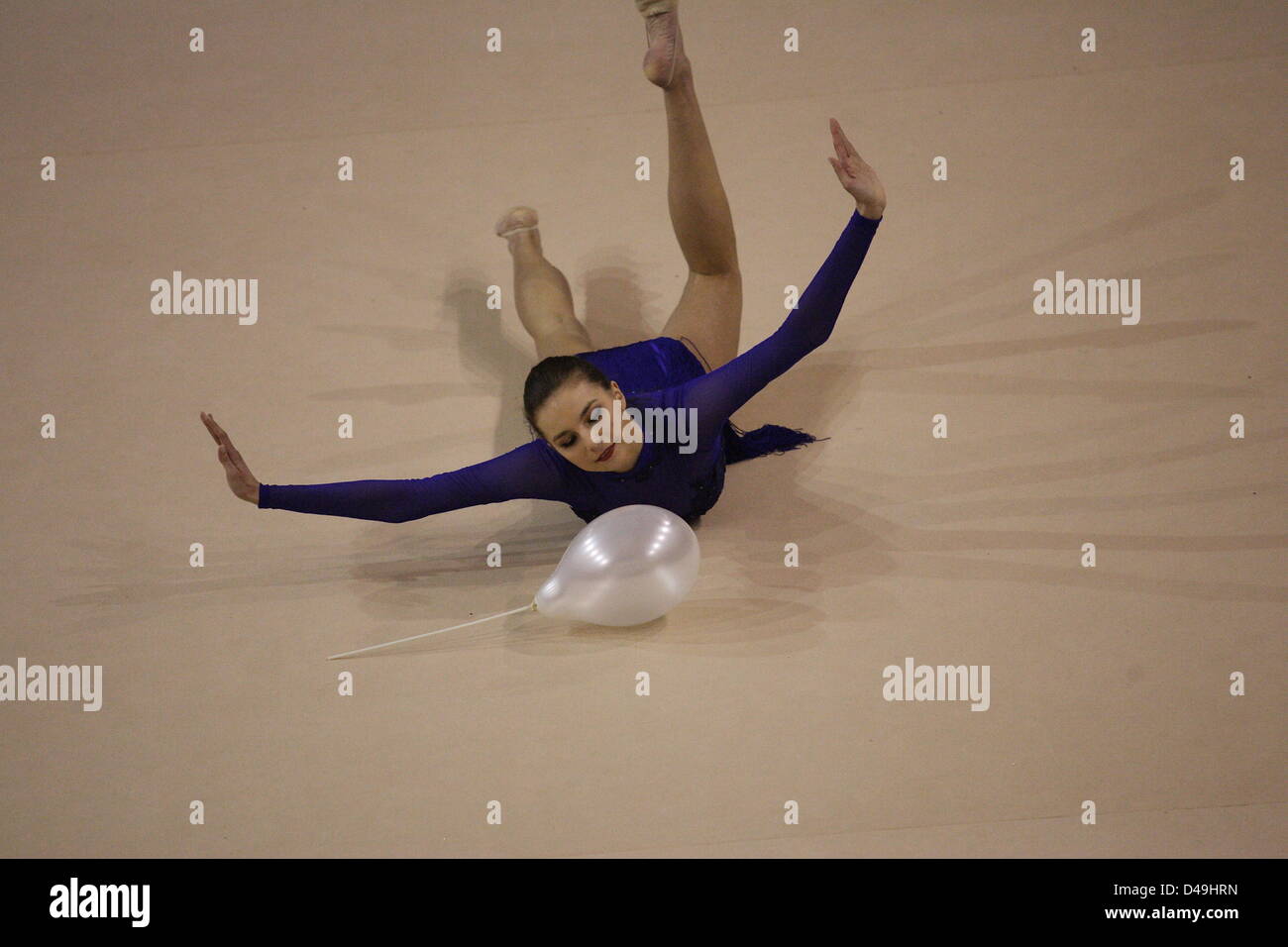 Gdynia, Pologne. 9 mars 2013. Polish meilleur gymnaste, athlète olympique de Beijing (2008) et de Londres (2012) Joanna Mitrosz termine sa carrière sportive au cours de la gymnastique artistique de Grand Prix Polonais de Gdynia. Credit : Michal Fludra / Alamy Live News Banque D'Images