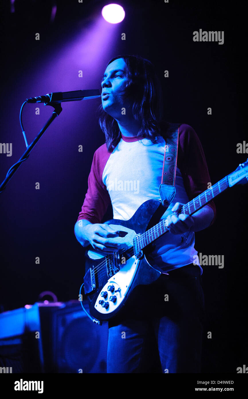 Toronto, Ontario, Canada. 9 mars, 2013. Le groupe de rock australien Tame Impala '' joué sur scène au Kool Haus de Toronto. Dans picturre : chanteur KEVIN PARKER (Image Crédit : Crédit : Igor Vidyashev ZUMAPRESS.com/Alamy/Live News) Banque D'Images