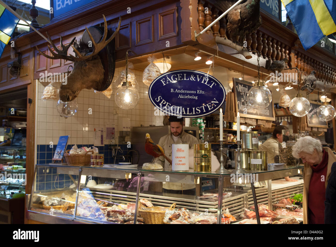 Ostermalms Saluhall, ouvert en 1888, est une salle à manger et deli food hall dans Östermalm, un quartier chic de Stockholm en Suède. Banque D'Images