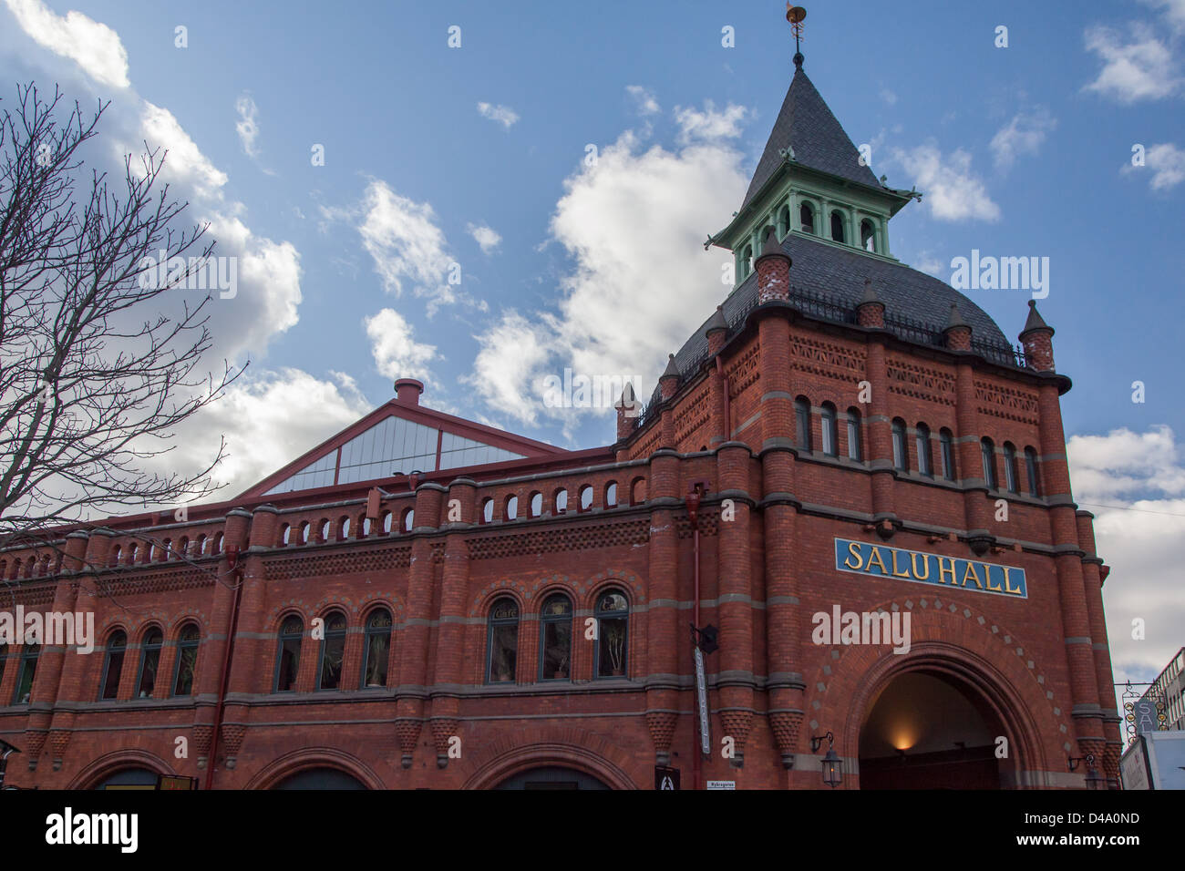 Ostermalms Saluhall, ouvert en 1888, est une salle à manger et deli food hall dans Östermalm, un quartier chic de Stockholm en Suède. Banque D'Images