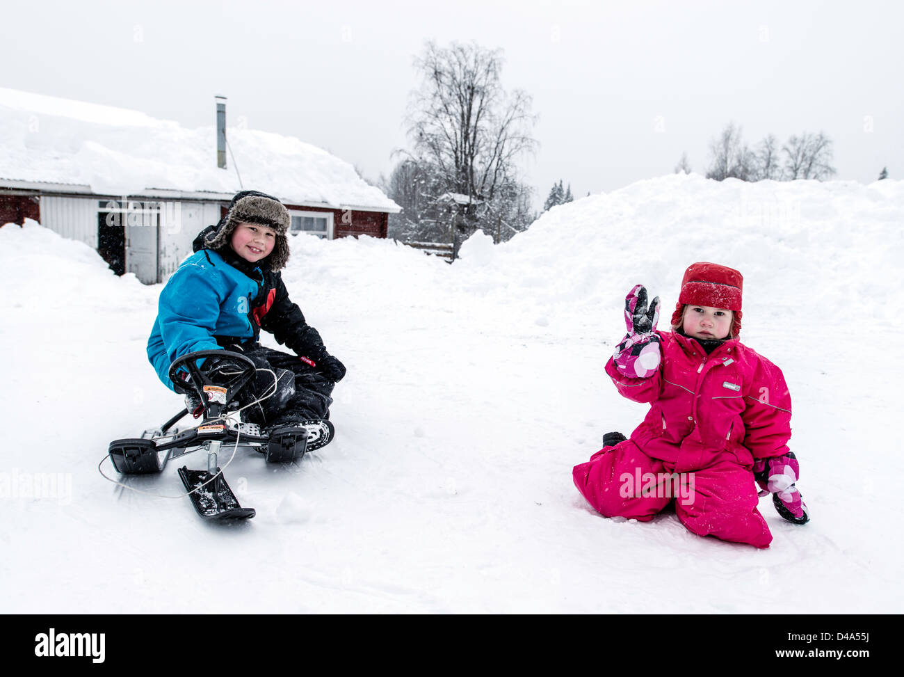Les enfants sami en Laponie suédoise Suède Scandinavie Banque D'Images