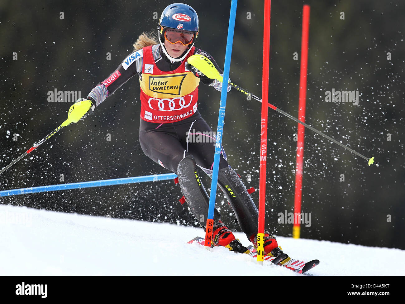 Mikaela Shiffrin skieur alpin américain est photographié en action lors de la deuxième course de slalom femmes compétition à la Coupe du Monde de Ski Alpin à Ofterschwang, en Allemagne, le 10 mars 2013. Photo : Karl Josef OPIM Banque D'Images