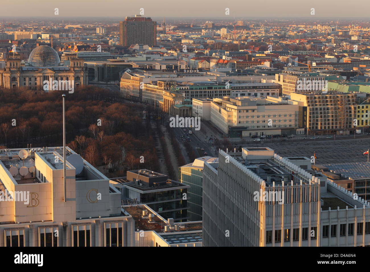 Berlin, Allemagne, le Reichstag, la Porte de Brandebourg et la Potsdamer Platz en bâtiments Banque D'Images