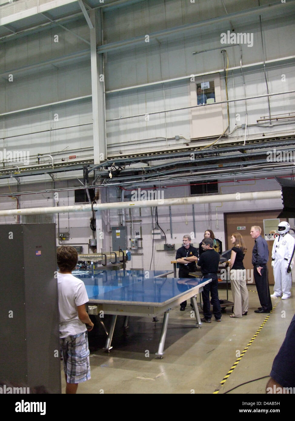 Le télescope spatial Hubble de la NASA figure dans un segment du Tonight Show avec Jimmy Fallon. Le segment aborde avec humour le successeur du télescope, le télescope spatial James Webb, et sa mission d'explorer l'espace lointain. Banque D'Images