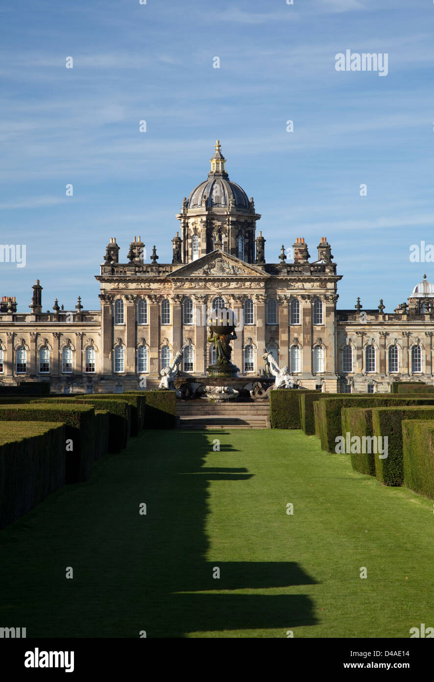 La Chambre,Jardins et fontaine Atlas,château Howard,North Yorkshire Banque D'Images