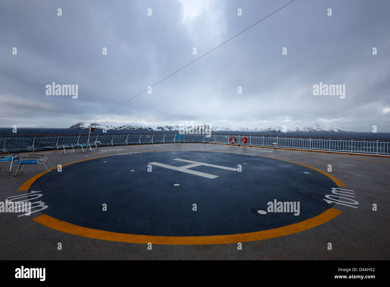 Atterrissage pour hélicoptère à bord d'un navire de croisière Norvège europe Banque D'Images