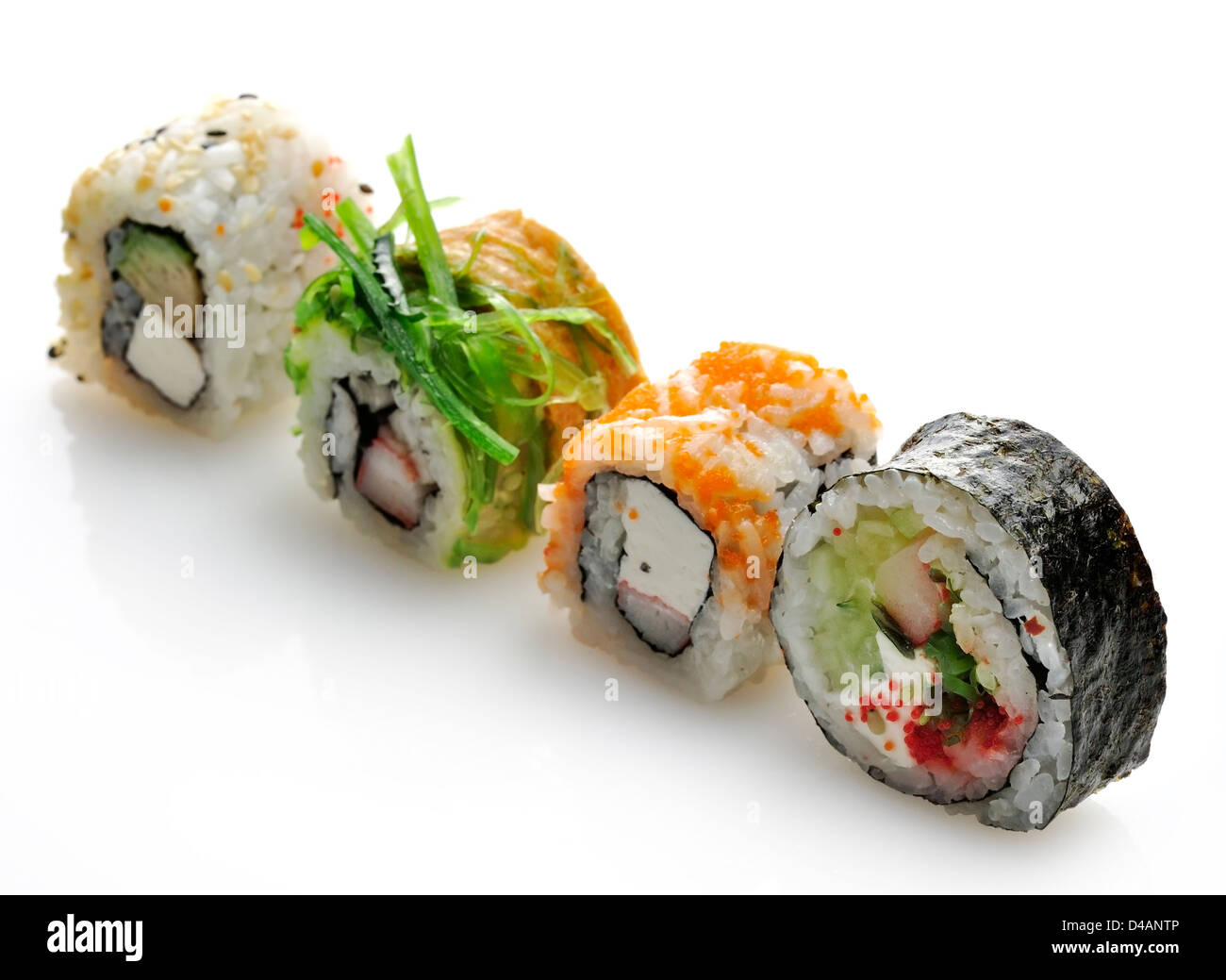 Assortiment de Sushi sur fond blanc Banque D'Images