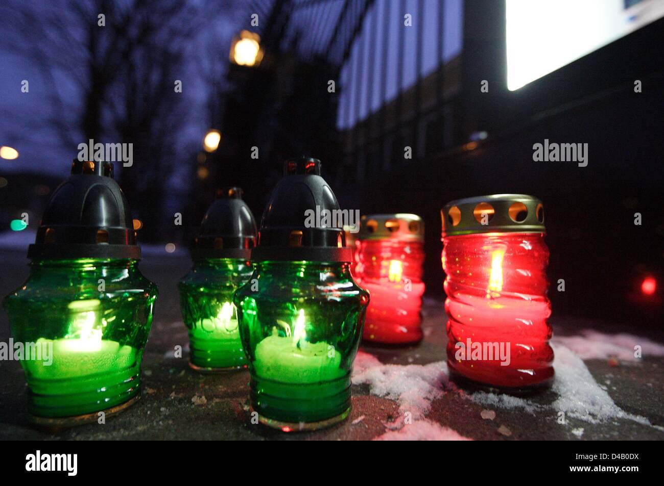 Varsovie, Pologne. 10e, mars 2013. Journée du soulèvement tibétain. Piquet à l'extérieur de l'ambassade de Chine à Varsovie pour ommemorate le soulèvement tibétain de 1959 contre la présence de la République populaire de Chine au Tibet. Credit : Michal Fludra / Alamy Live News Banque D'Images