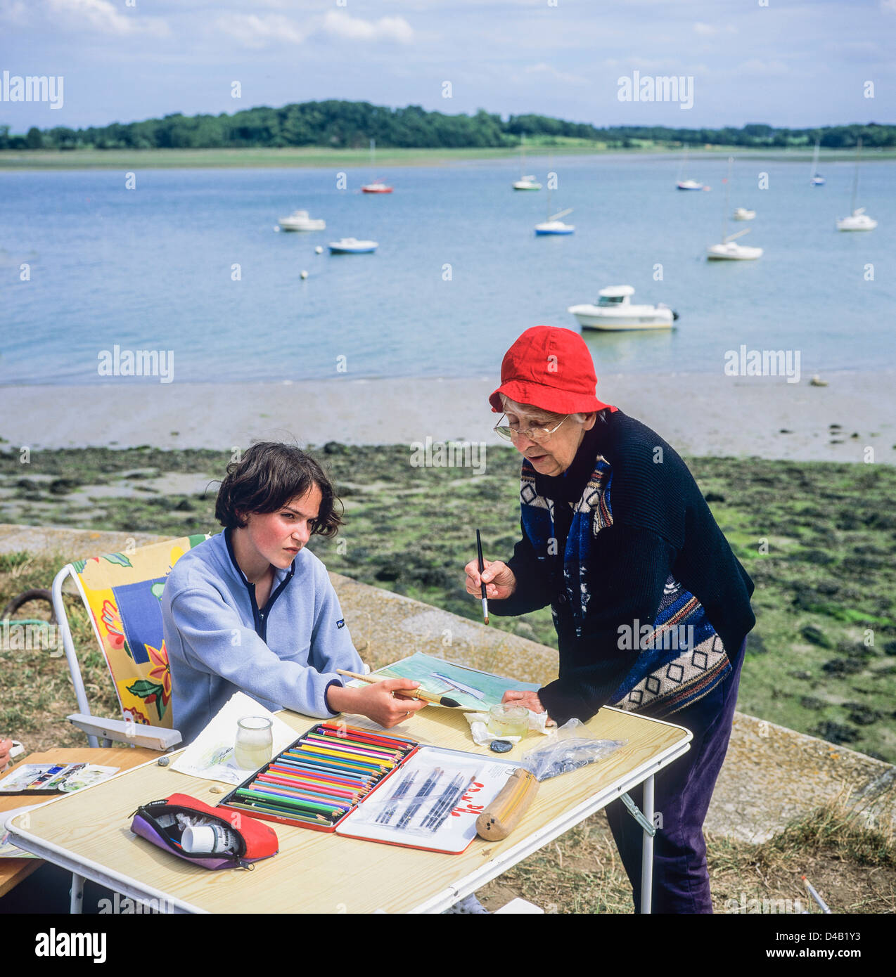 Atelier de peinture en plein air par 'Arguenon' rivière 'Crehen' Bretagne France Banque D'Images