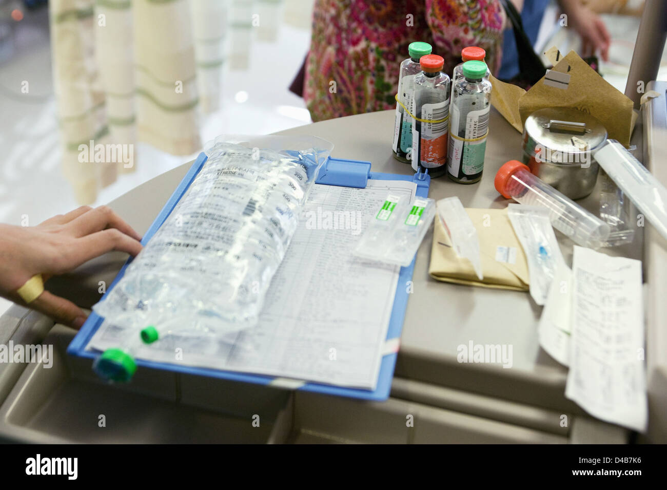 Le lactate de sodium, également connu sous le nom de Hartmanns, solution pour perfusion intraveineuse en préparation Banque D'Images