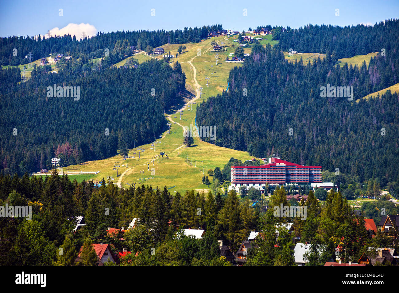 Téléski de l'arrière-plan, près de Zakopane, Pologne. Banque D'Images Téléski de l'arrière-plan, près de Zakopane, Pologne. Banque D'Images