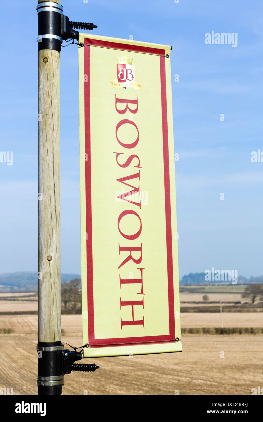Bannière sur la route menant à la bataille de Bosworth Heritage Centre, Bosworth Field, Leicestershire, East Midlands, Royaume-Uni Banque D'Images