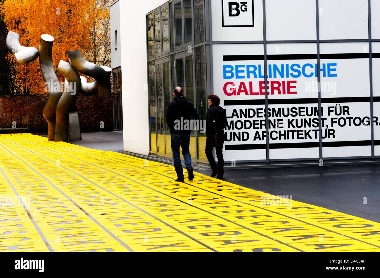La grille des lettres à l'extérieur de la Berlinische Galerie Musée d'art moderne à Berlin, Allemagne Banque D'Images