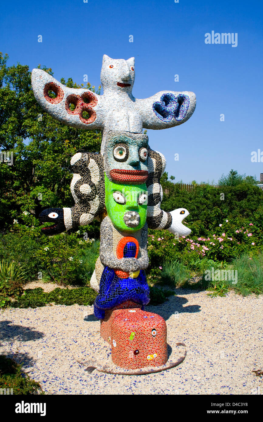 Tete De Chat Totem 1999 Mosaique Sculpture De Niki De Saint Phalle 1930 01 Garfield Park Conservatory Il Chicago Illinois Usa Photo Stock Alamy