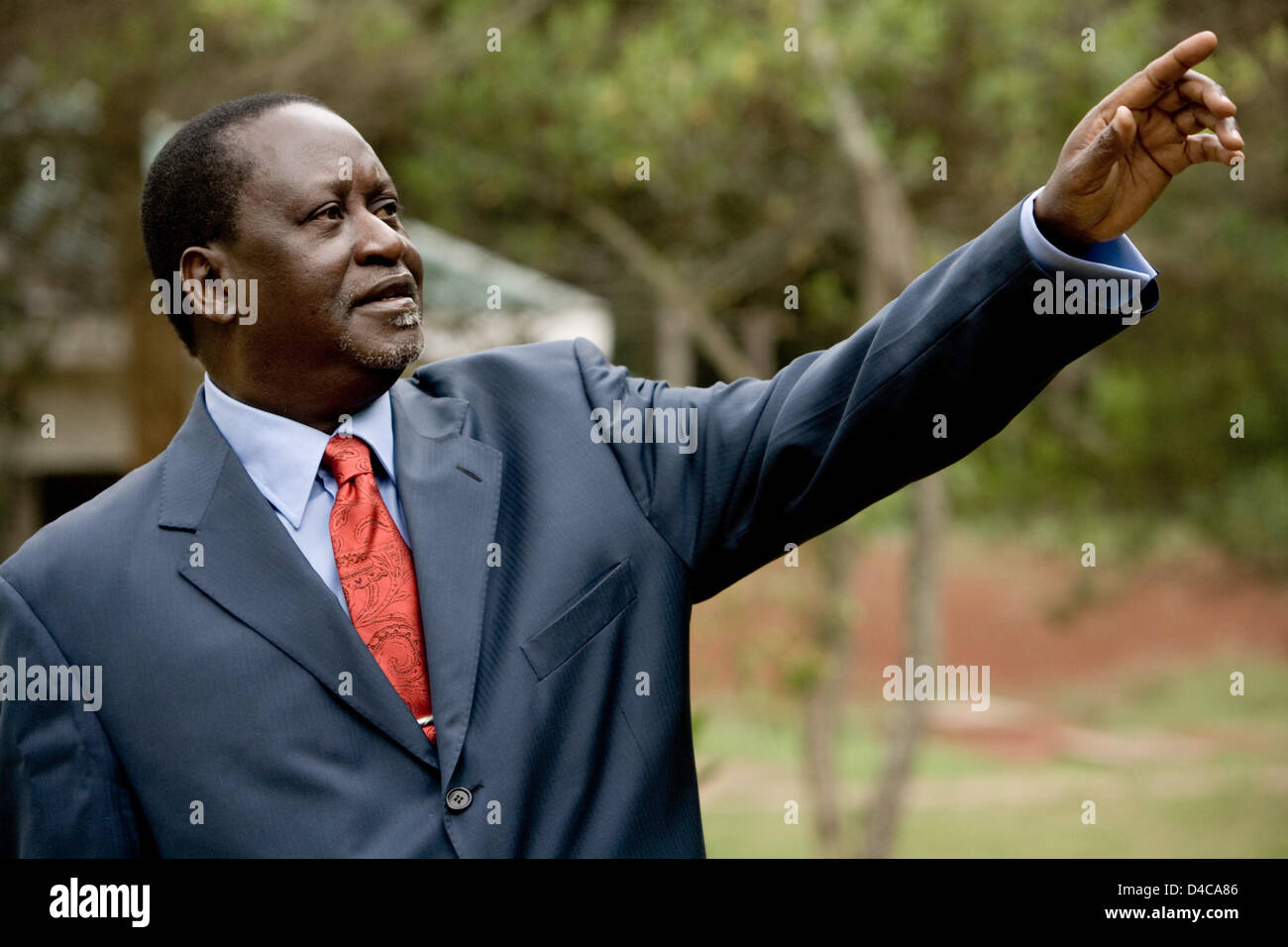 Raila Odinga pose à Nairobi, Kenya, octobre 2007. Odinga fait campagne pour courir pour le président du Kenya en décembre 2007 élections le Mouvement démocratique orange (ODM) ticket contre titulaire de Kibaki. Photo : Gerd Uwe Hauth Banque D'Images