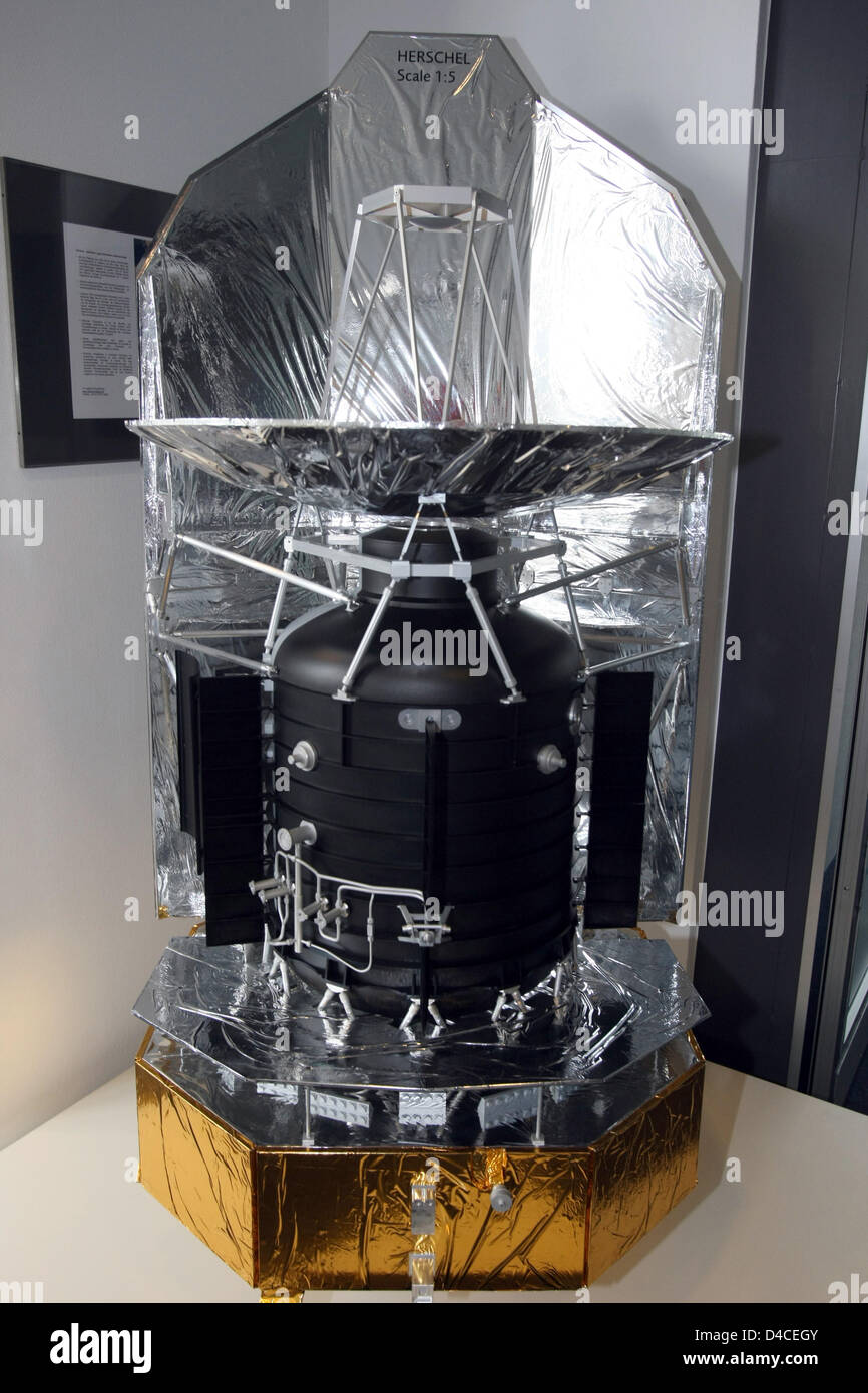 Un "satellite" Herschel modell est photographié à EADS (European Aeronautic Defence and Space Company) Astrium à Friedrichshafen, Allemagne, 18 janvier 2008. Photo : Patrick Seeger Banque D'Images