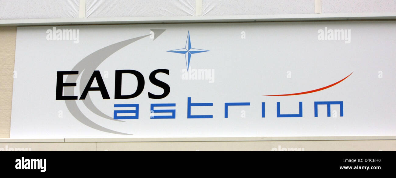 La photo montre le logo d'EADS (European Aeronautic Defence and Space Company) Astrium à Friedrichshafen, Allemagne, 18 janvier 2008. Photo : Patrick Seeger Banque D'Images