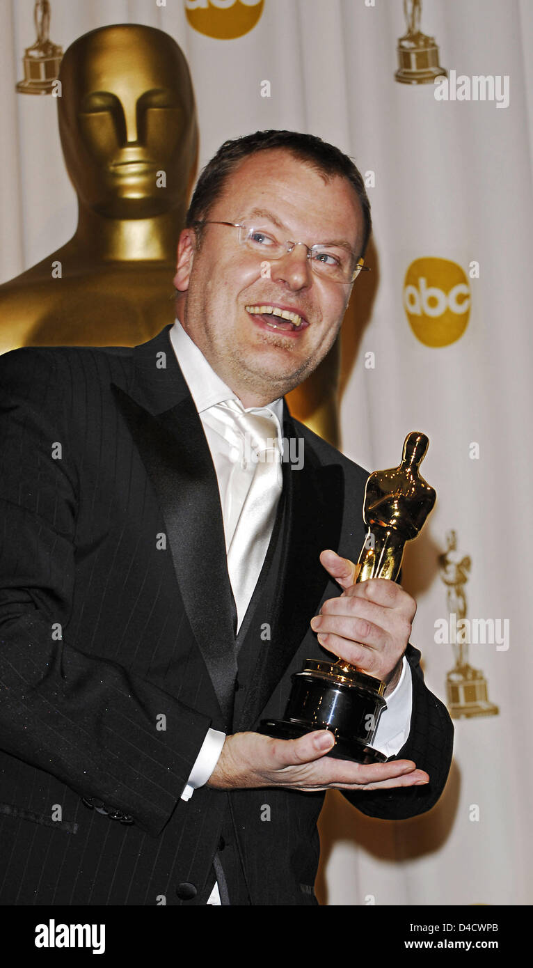 Gagnant du meilleur film étranger, Directeur Autrichien Stefan Ruzowitzky, pose sur la photo Salle de presse de la 80e Academy Awards à l'hôtel Renaissance à Hollywood, Los Angeles, USA, 24 février 2008. Photo : Hubert Boesl Banque D'Images