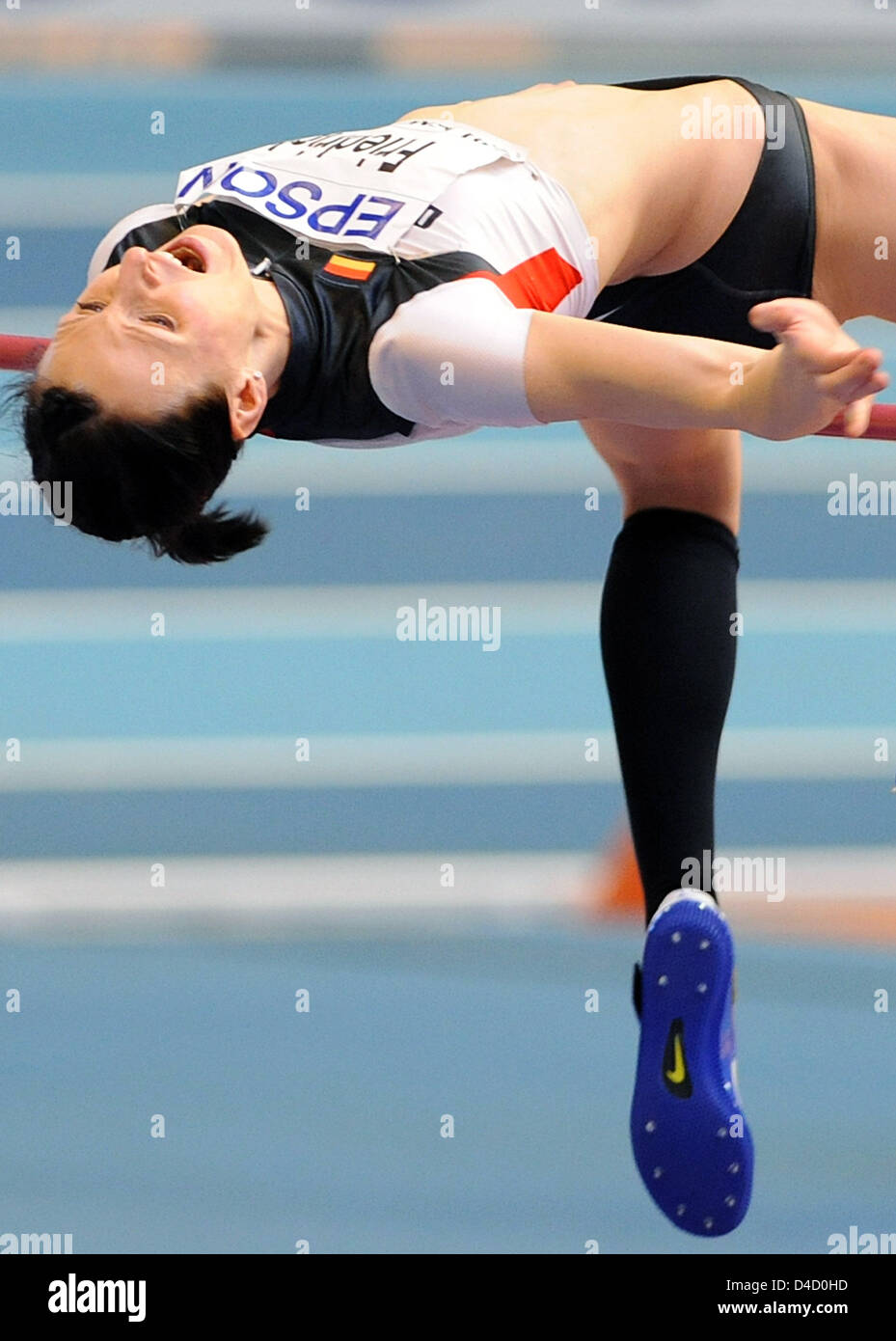 Ariane polevaulter allemand Friedrich est représenté sur sa façon de se qualifier pour les finales de polevaulting aux 12e Championnats du monde en salle d'athlétisme à Valence, Espagne, 08 mars 2008. Photo : GERO BRELOER Banque D'Images
