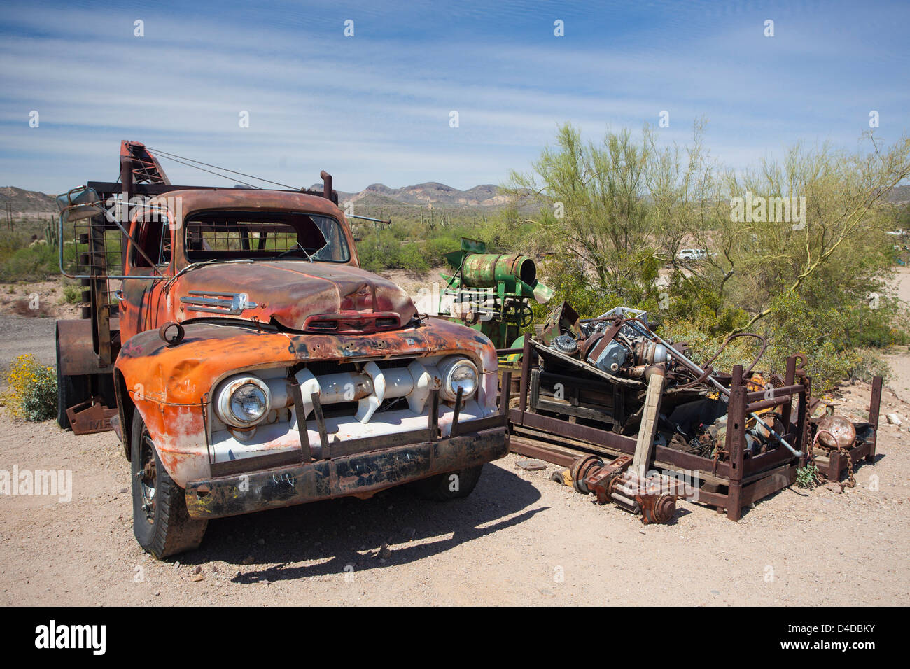 Voiture accidentée à l'Apache Trail, Arizona, USA Banque D'Images