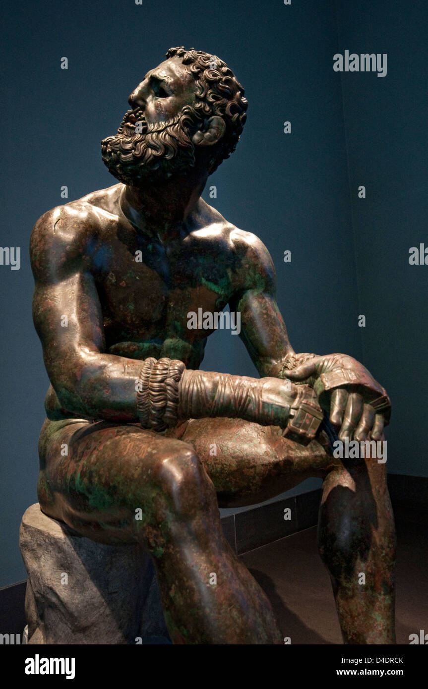 L'Italie, Lazio, Rome, Musée National du Palais Massimo, statue en bronze, le boxeur du Thermae, sculpteur Lysippe Banque D'Images