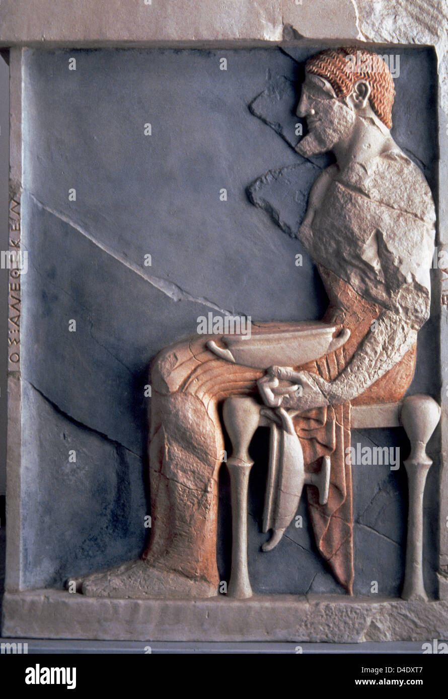 L'art grec archaïque. Stèle funéraire représentant un potter. Début du 6ème siècle av. Polychromé Banque D'Images