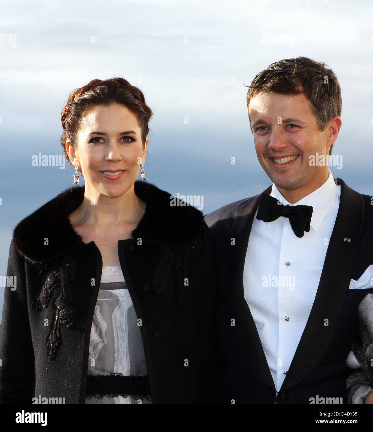 Le Prince héritier Frederik de Danemark et de la princesse Mary de Danemark sourire pendant leur visite à Reykjavik, Islande, 05 mai 2008. Le Prince Héritier couple a été accueilli par le président et son épouse à la résidence présidentielle, où ils ont assisté à un dîner en leur honneur. Photo : Albert Nieboer (Pays-Bas) Banque D'Images