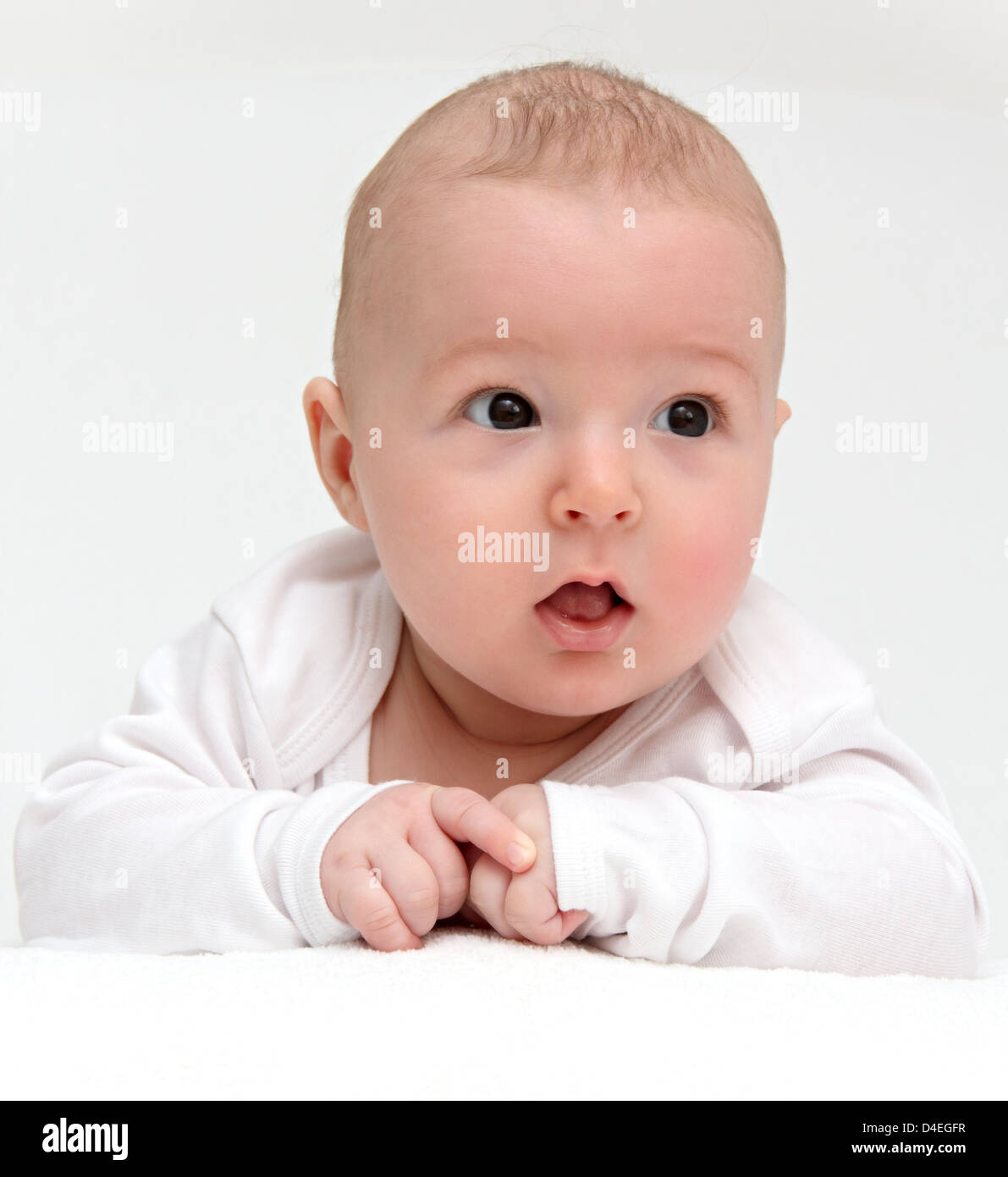 Portrait d'un beau bébé on white Banque D'Images