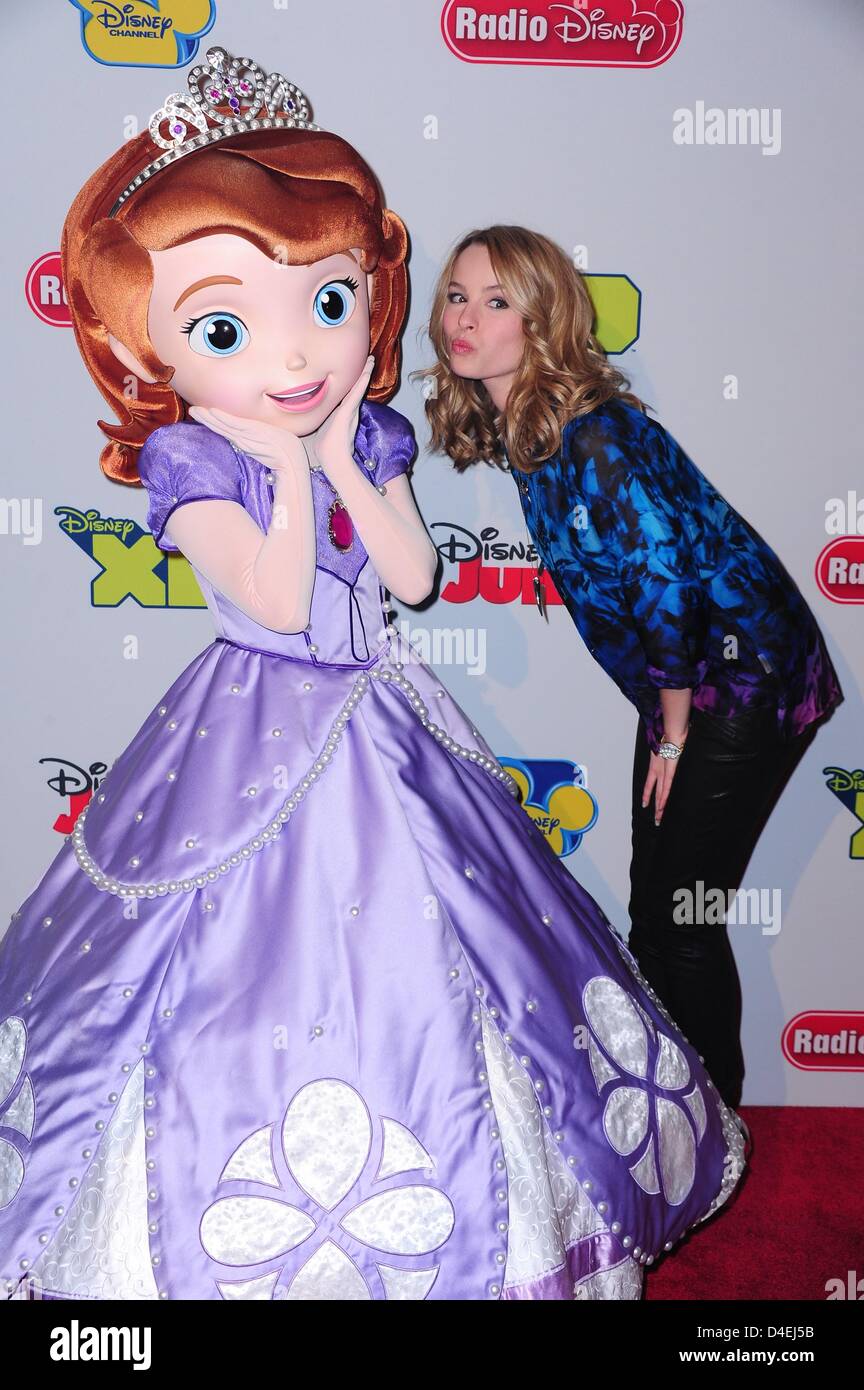 New York, USA. 12 mars 2013. Bridgit Mendler, Princess Sofia aux arrivées d'enfants dans le monde entier Carte Disney événement initial, la compagnie de théâtre, New York, NY 12 mars 2013. Photo par : Gregorio T./Binuya Everett Collection/Alamy Live News Banque D'Images