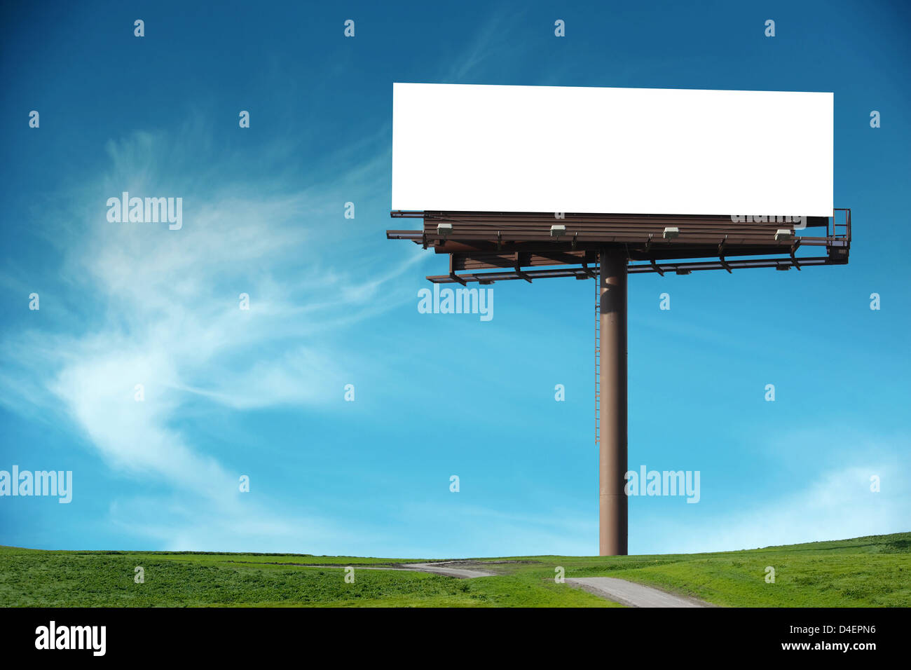 Blank Billboard avec ciel bleu Banque D'Images