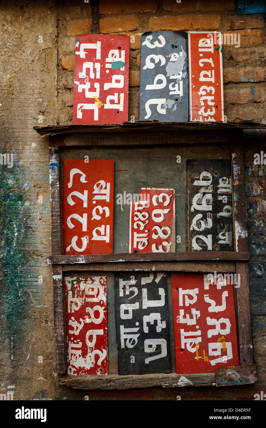 Pour les plaques de numéro de vente, Katmandou, Népal Banque D'Images