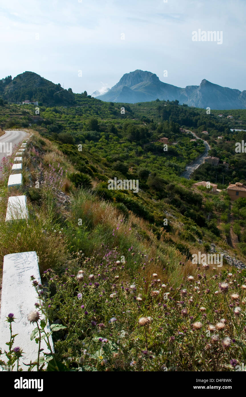 Windy Road près de Le Castell de Guadalest Espagne Banque D'Images