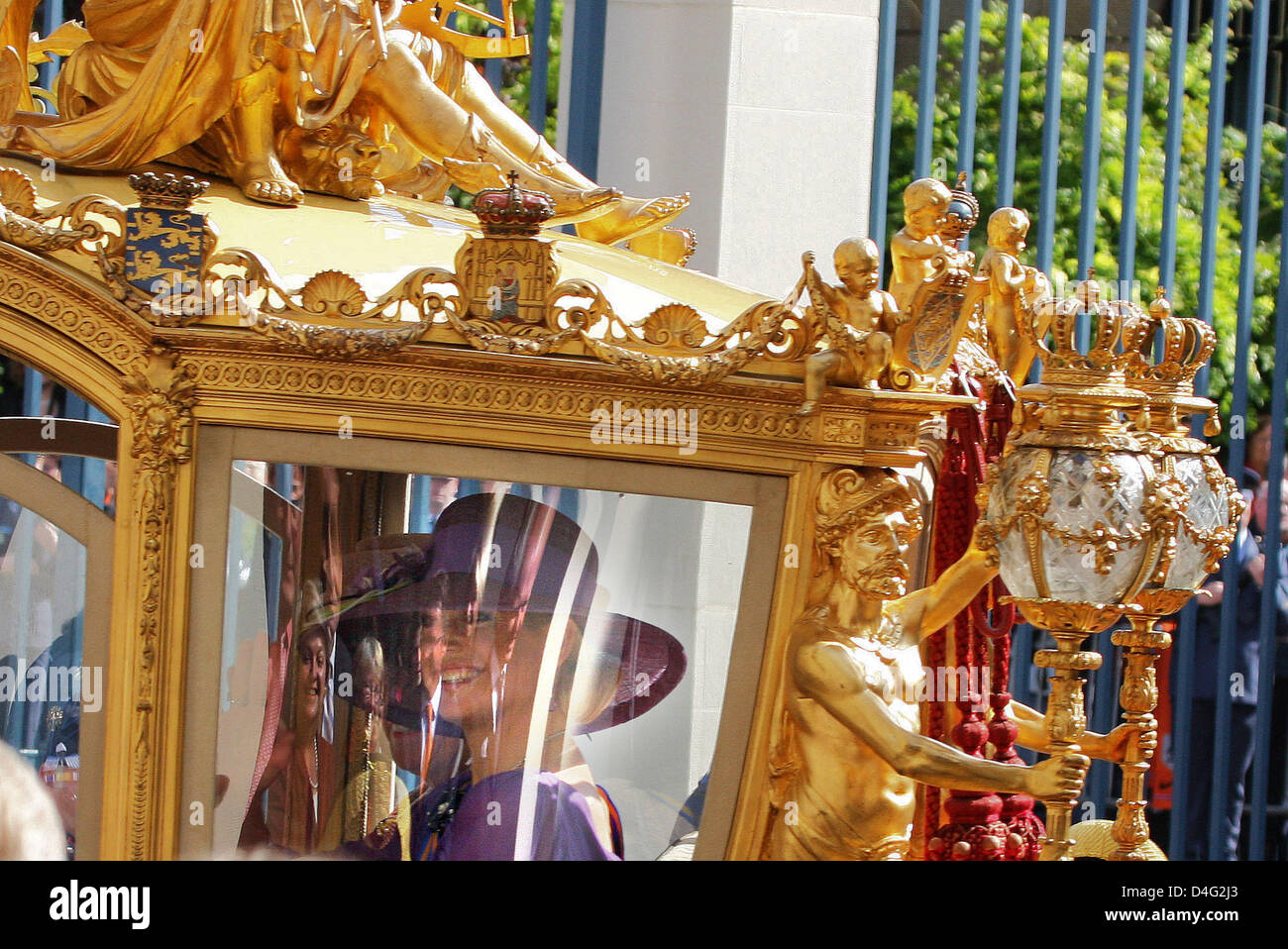 La princesse maxima des Pays-Bas arrive dans le chariot d'or de la reine au palais de Noordeinde à La Haye, Pays-Bas, 16 septembre 2006. Le Prince, la Reine Beatrix a fait un tour dans le car d'or à partir de son palais au parlement de La Haye pour la traditionnelle ouverture du parlement. Photo : Albert Nieboer (Pays-Bas) Banque D'Images