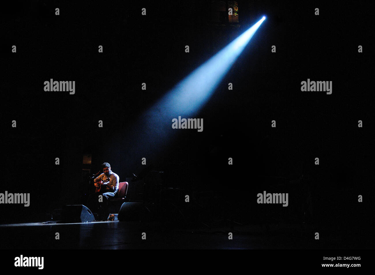 Barcelone, Espagne - avril 3 : Jose Gonzalez effectue au Palau de la Musica le 3 avril 2011 à Barcelone, Espagne. Banque D'Images