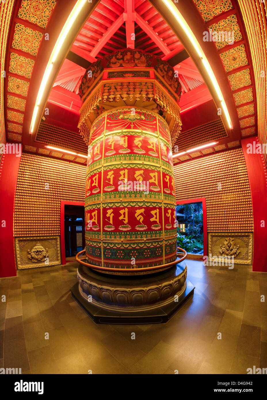 Moulin à prière dans Buddha Tooth Relic Temple, Chinatown, Singapour Banque D'Images