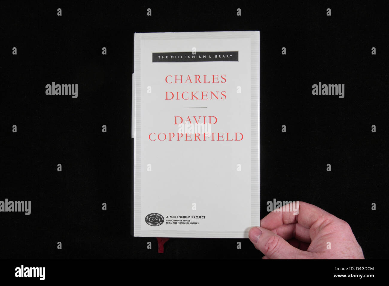 Gros plan d'une couverture du livre 'David Copperfield" de Charles Dickens, une partie de la collection du Projet du Millénaire de l'Everyman. Banque D'Images