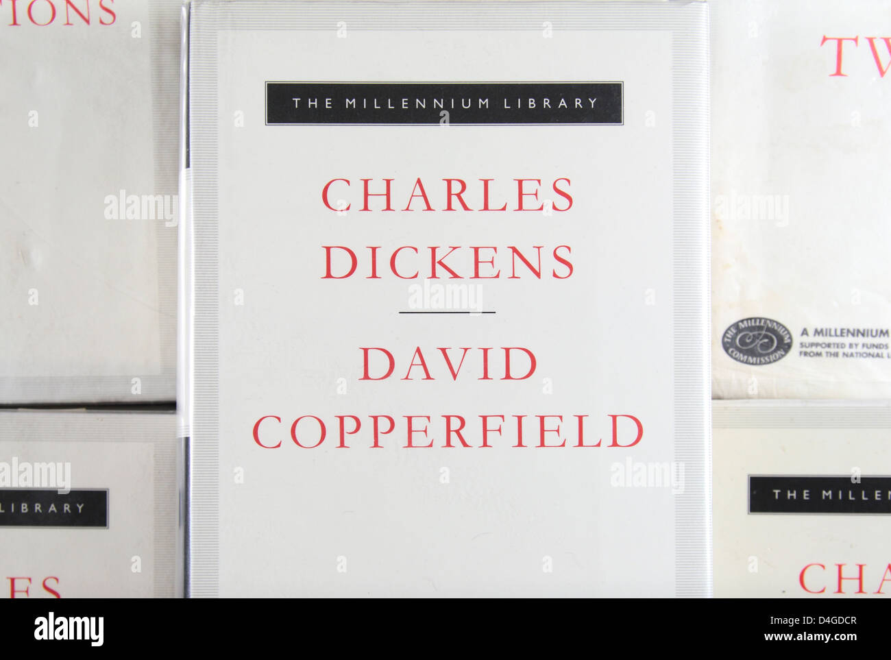Gros plan d'une couverture du livre 'David Copperfield" de Charles Dickens, une partie de la collection du Projet du Millénaire de l'Everyman. Banque D'Images