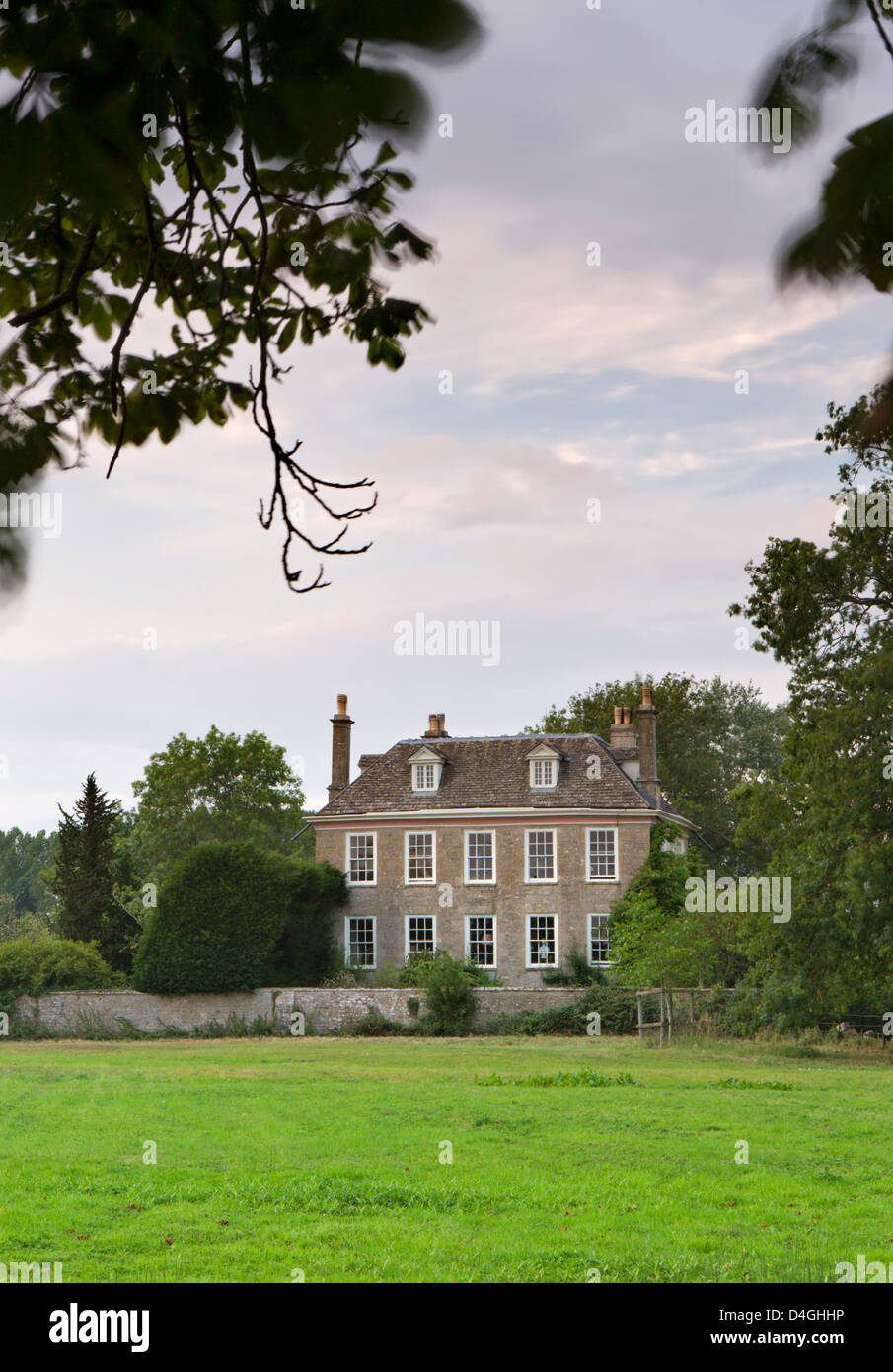 Buscot Manor House à la périphérie de Buscot dans les Cotswolds, Oxfordshire, Angleterre. L'été (juillet) 2010. Banque D'Images