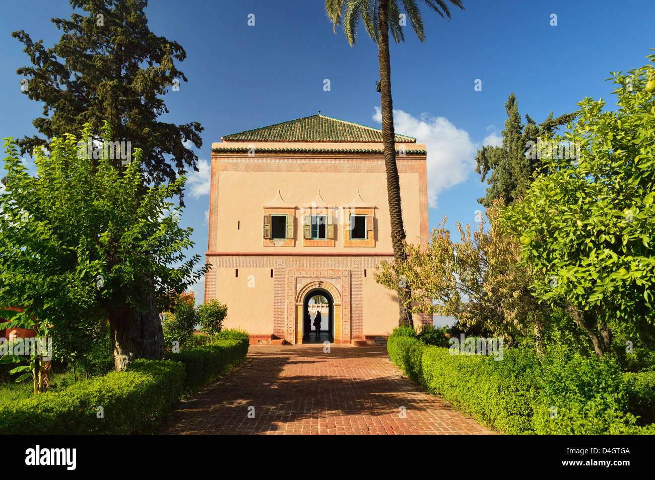 Pavillon de jardin saadienne, La Menara (Menara Gardens), Marrakech, Maroc, Afrique du Nord Banque D'Images