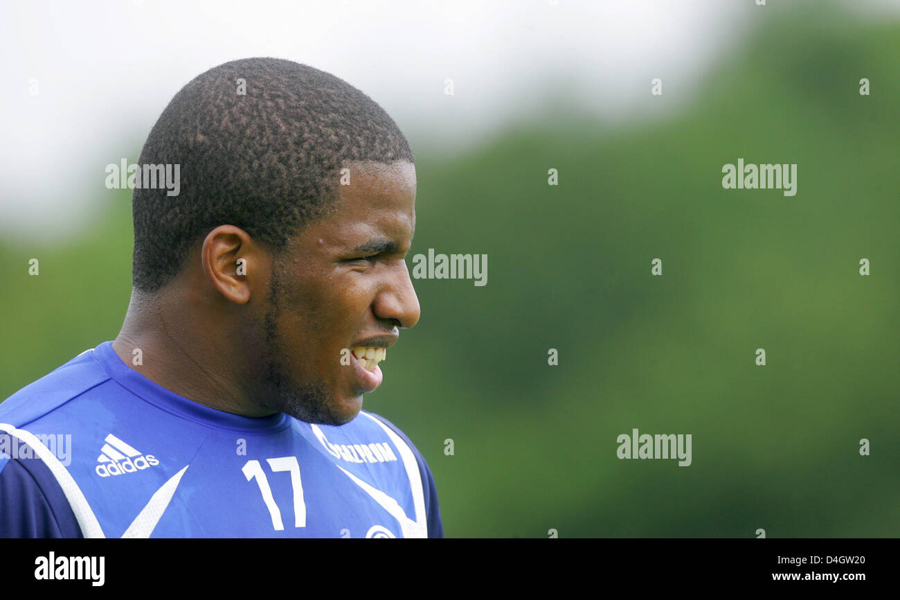 La nouvelle entrée Schalke Jefferson Farfan péruvien vu lors d'une session pratique à Gelsenkirchen, Allemagne, 3 juillet 2008. Photo : Bernd Thissen Banque D'Images