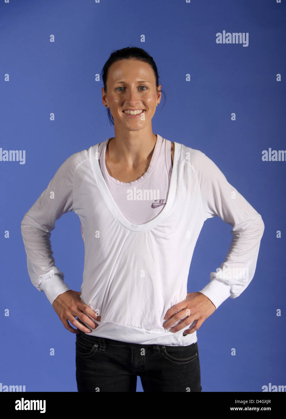 Ariane cavalier allemand Friedrich pose au cours de la pourvoirie pour les Jeux Olympiques de Beijing 2008 à Kurmainz barracks à Mainz, Allemagne, 09 juillet 2008. Photo : Rolf Vennenbernd Banque D'Images