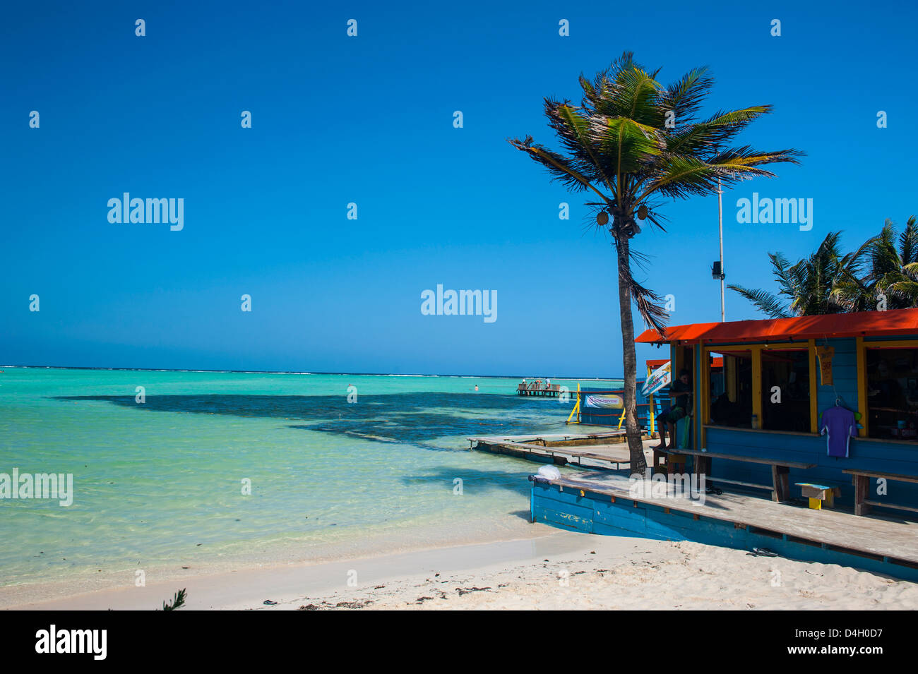 L'eau turquoise de la baie de Bac, Bonaire, Îles ABC, Netherlands Antilles, Caraïbes Banque D'Images