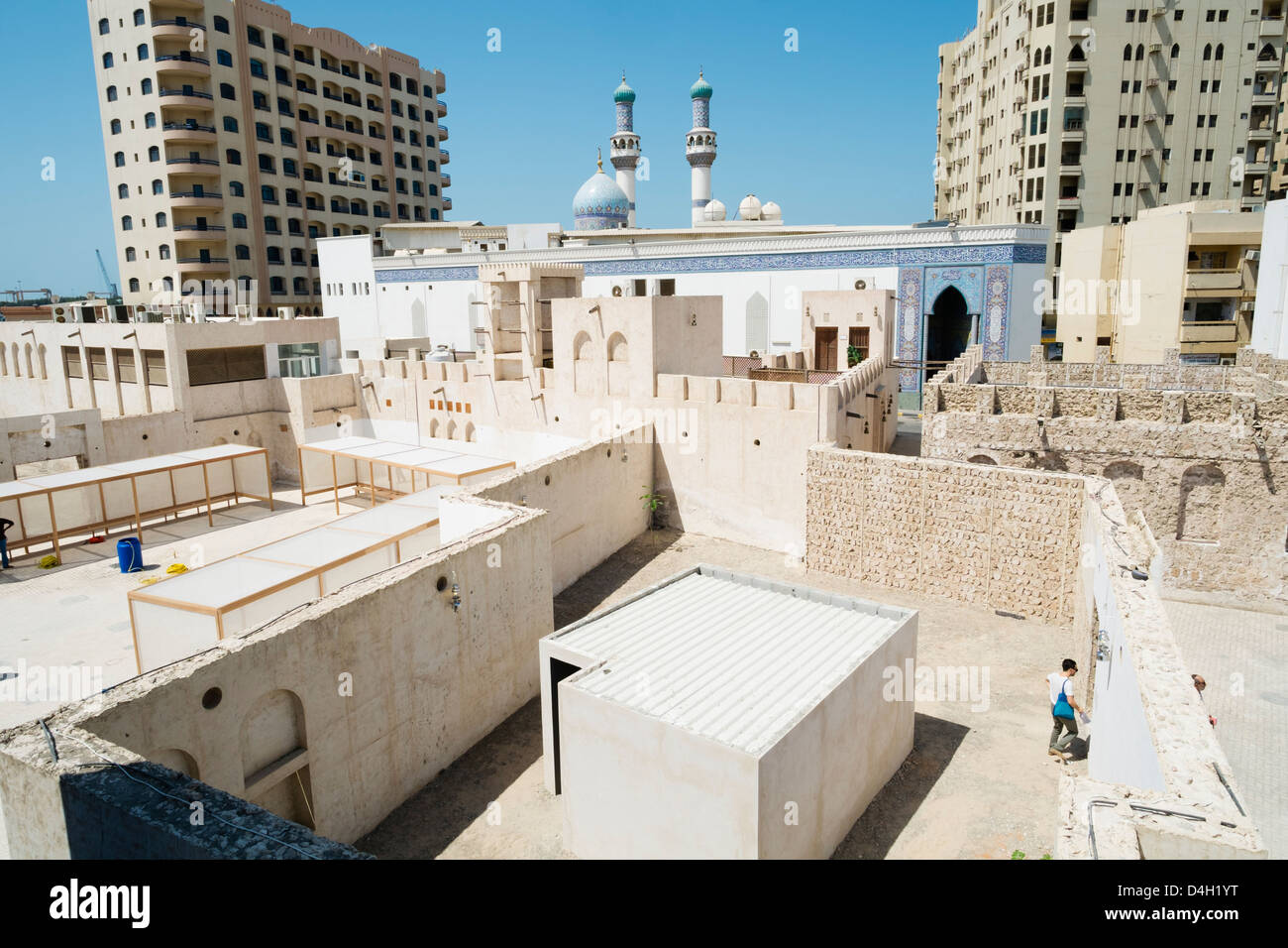 Vue sur cours intérieures utilisées pour des espaces d'exposition à la 11e Biennale de Sharjah art festival à Sharjah Emirats Arabes Unis Banque D'Images