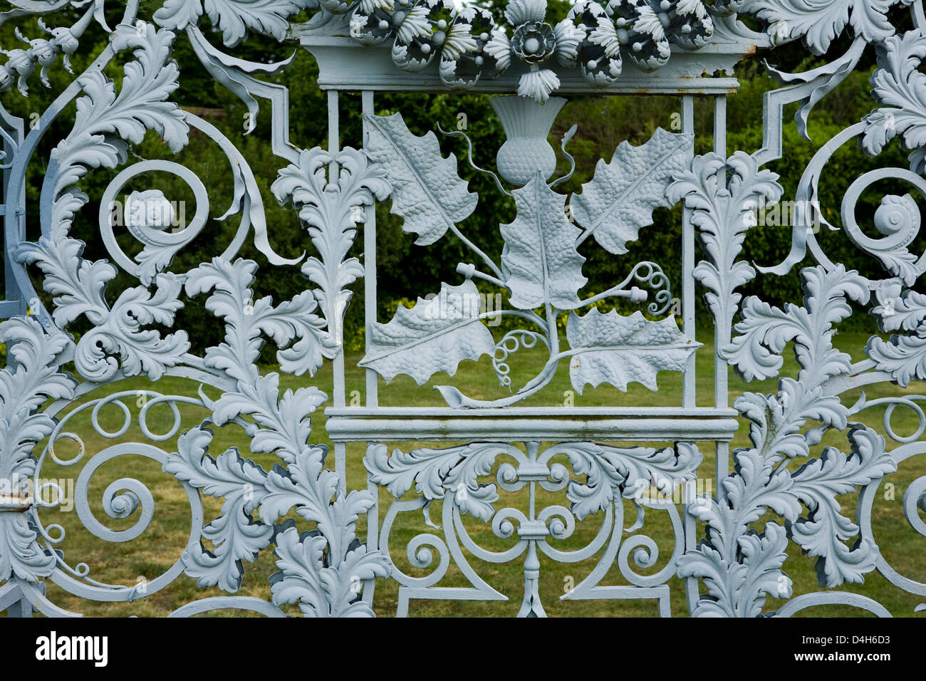 Fer forgé décoratif écran par Jean Tijou, partie de la clôture autour du jardin  privé, Hampton Court Palace, Surrey, Angleterre Photo Stock - Alamy