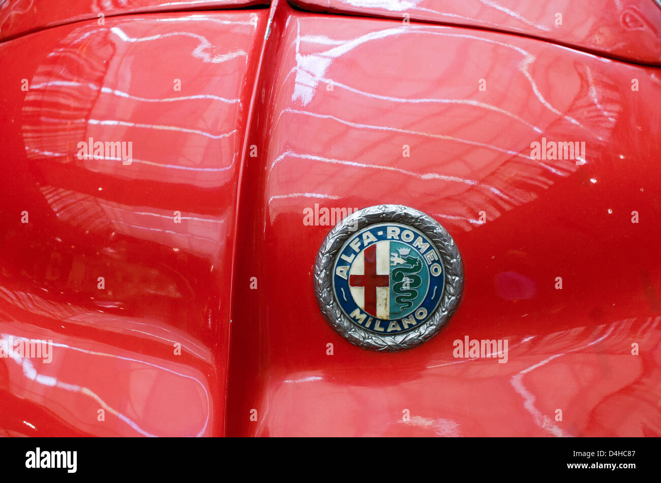 Alfa Romeo Logo classique sur une Alfa Romeo 6c Banque D'Images